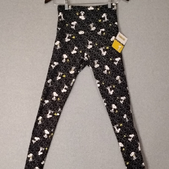 Peanuts Black and White Leggings with Whimsical Print - Picture 1 of 6